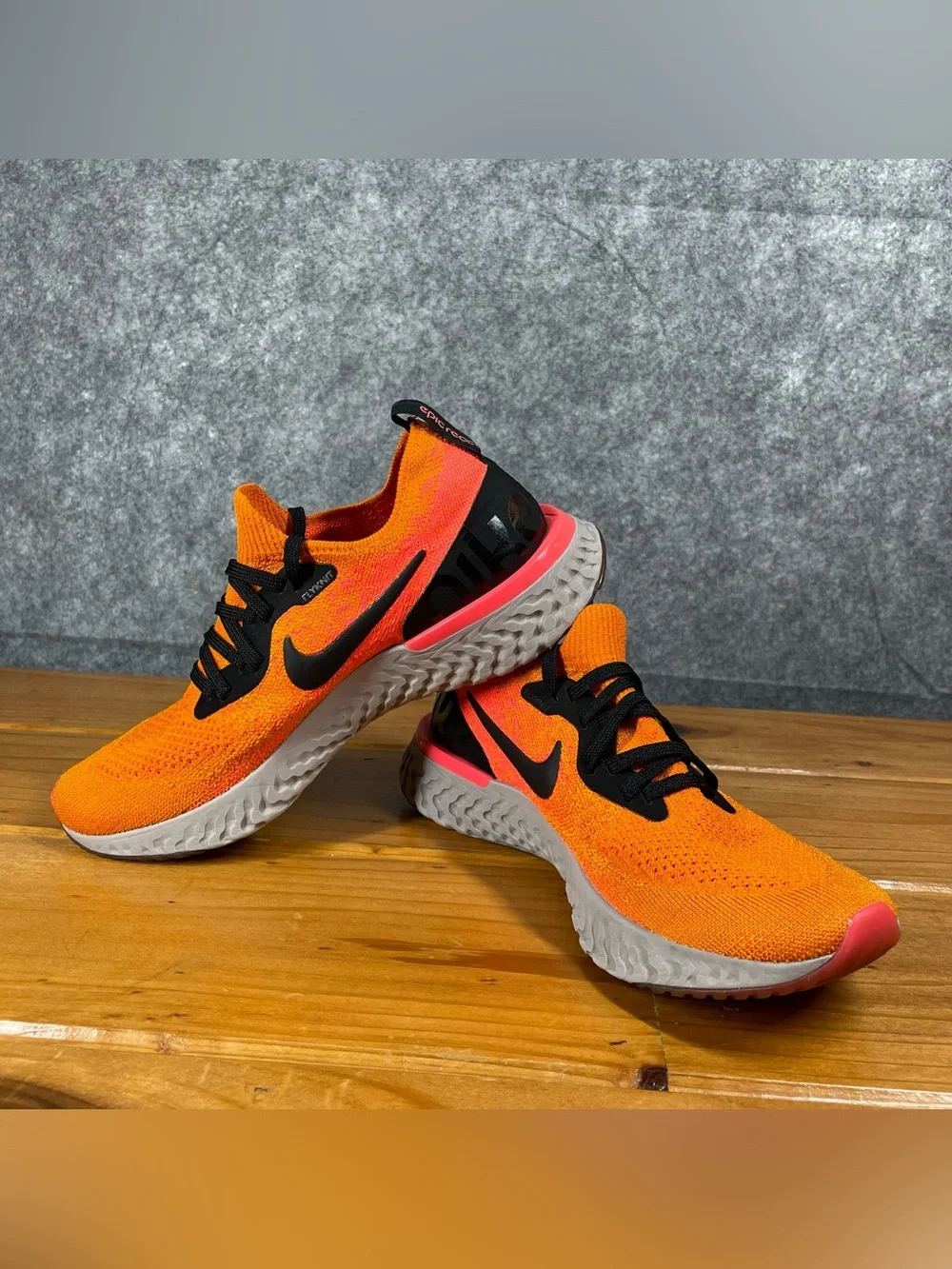 Nike Epic React Flyknit Youth Size 5.5Y Womens 7 Orange Black Running 943311-800